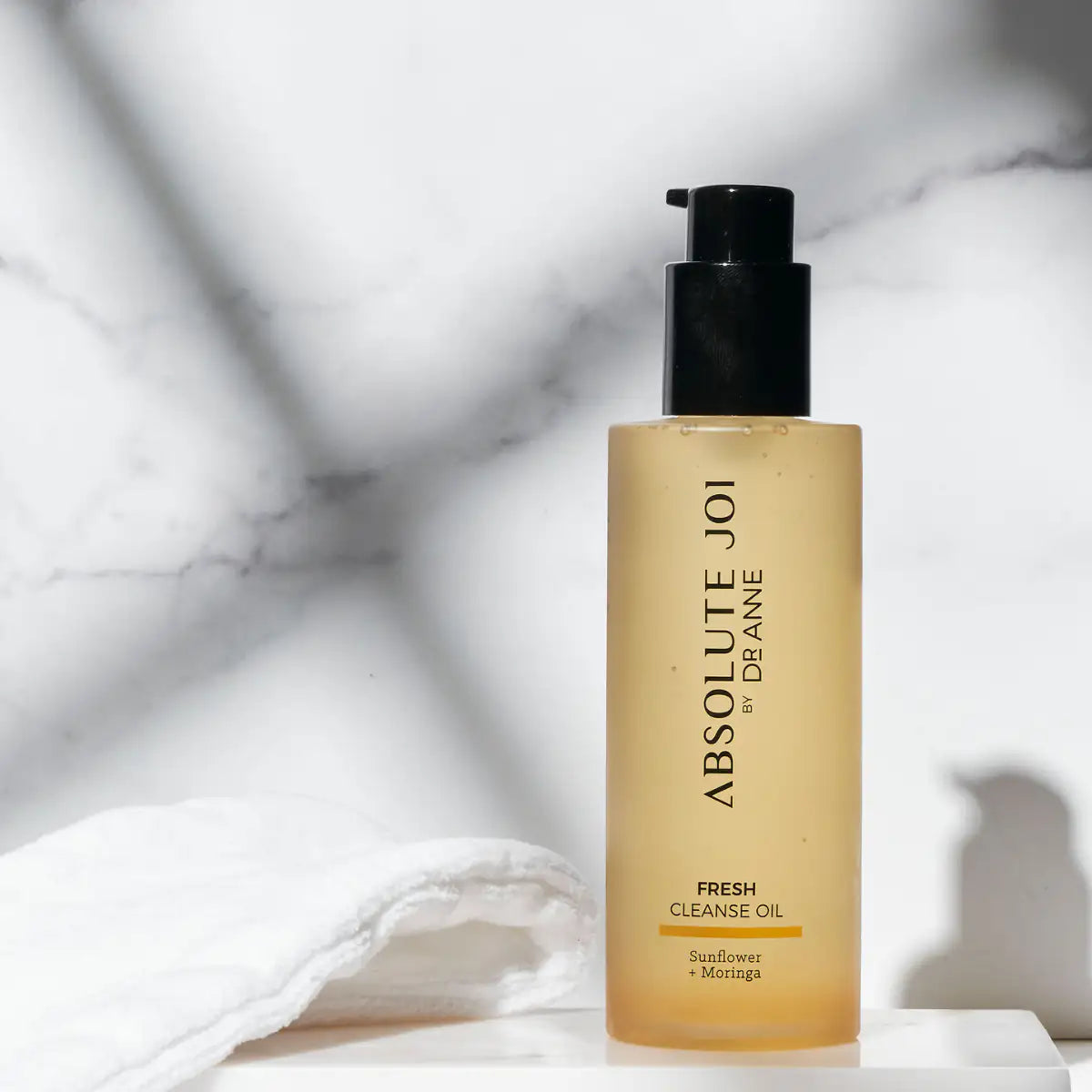 Cleansing Oil With Sunflower & Moringa cleanser 200 ml
